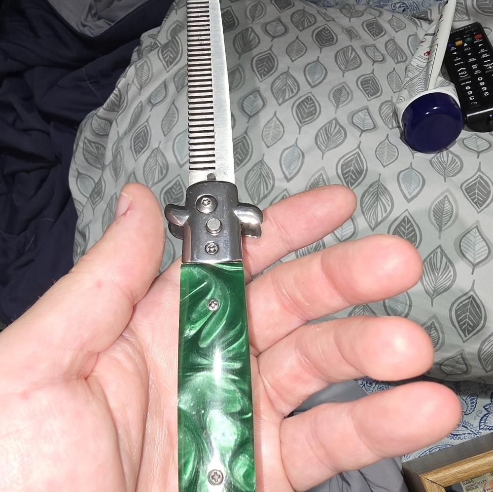 Green and Silver Grooming Tools for Precision Royal Imperial